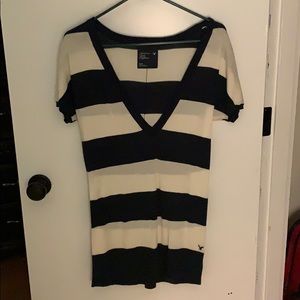 Short sleeve sweater